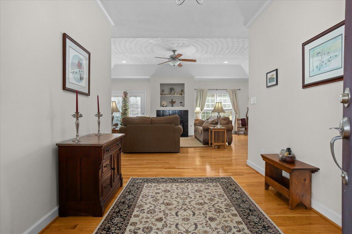 Fincastle, Virginia, 24090, United States, 3 Bedrooms Bedrooms, ,4 BathroomsBathrooms,Residential,Active,2030518