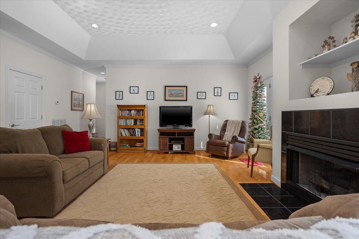 Fincastle, Virginia, 24090, United States, 3 Bedrooms Bedrooms, ,4 BathroomsBathrooms,Residential,Active,2030518