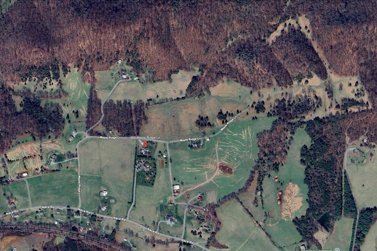 Fincastle, Virginia, 24090, United States, 3 Bedrooms Bedrooms, ,4 BathroomsBathrooms,Residential,Active,2030518