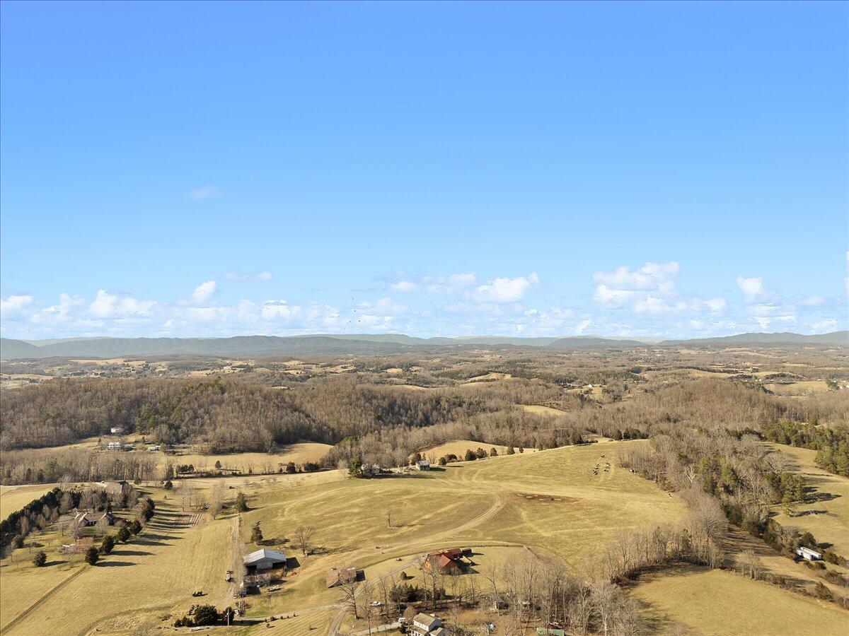 Fincastle, Virginia, 24090, United States, 3 Bedrooms Bedrooms, ,4 BathroomsBathrooms,Residential,Active,2030518