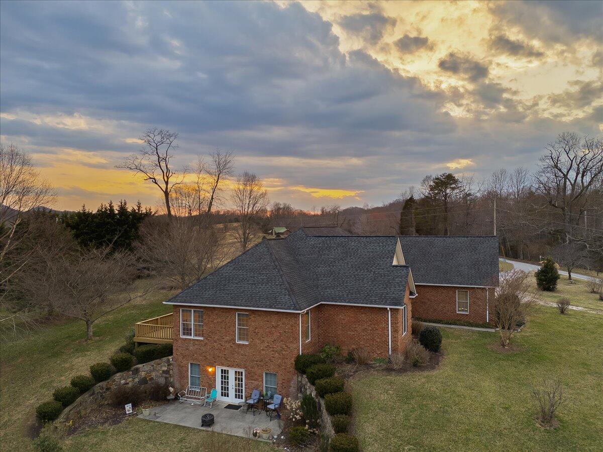 Fincastle, Virginia, 24090, United States, 3 Bedrooms Bedrooms, ,4 BathroomsBathrooms,Residential,Active,2030518