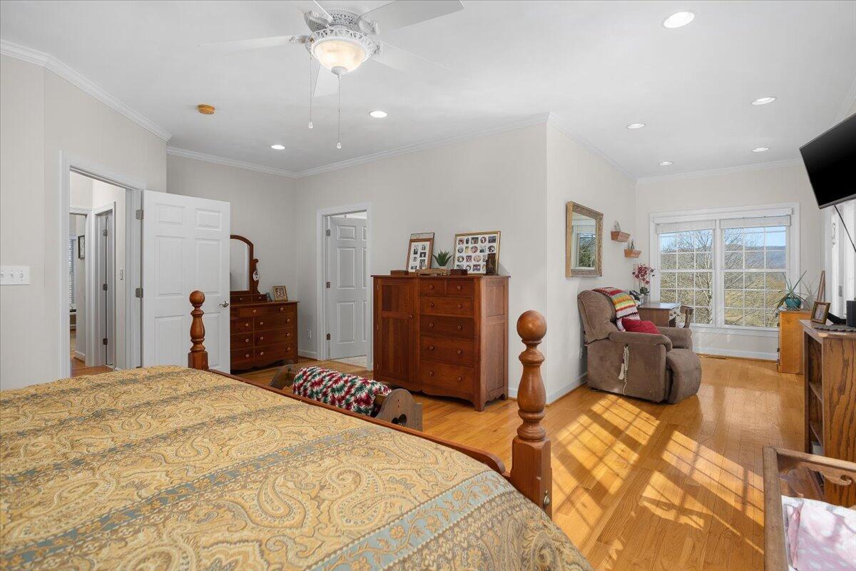Fincastle, Virginia, 24090, United States, 3 Bedrooms Bedrooms, ,4 BathroomsBathrooms,Residential,Active,2030518