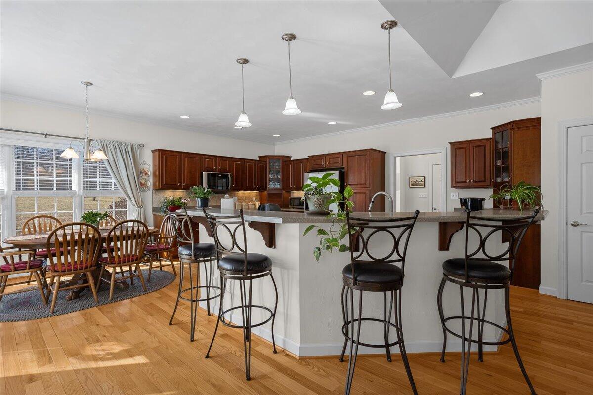 Fincastle, Virginia, 24090, United States, 3 Bedrooms Bedrooms, ,4 BathroomsBathrooms,Residential,Active,2030518