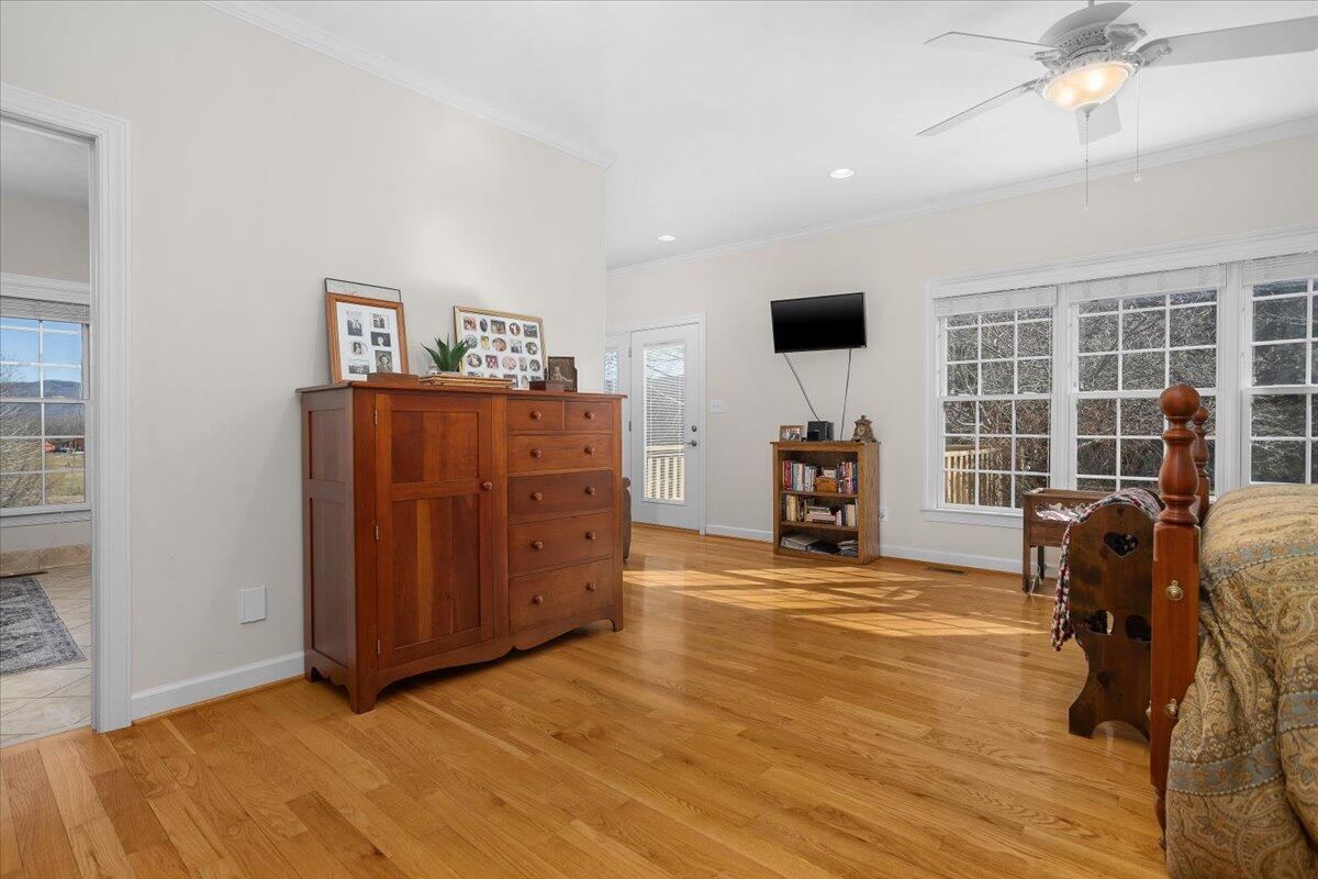 Fincastle, Virginia, 24090, United States, 3 Bedrooms Bedrooms, ,4 BathroomsBathrooms,Residential,Active,2030518