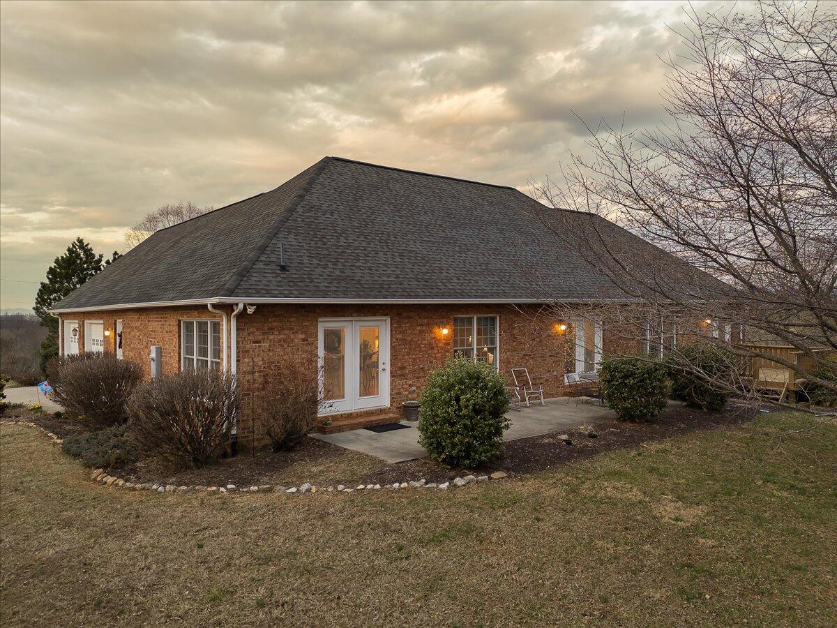 Fincastle, Virginia, 24090, United States, 3 Bedrooms Bedrooms, ,4 BathroomsBathrooms,Residential,Active,2030518
