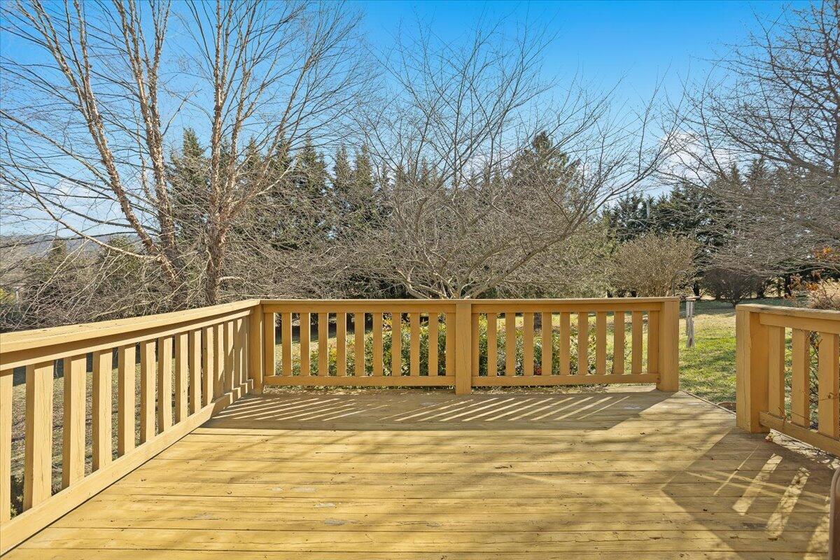 Fincastle, Virginia, 24090, United States, 3 Bedrooms Bedrooms, ,4 BathroomsBathrooms,Residential,Active,2030518