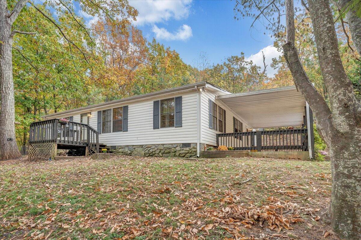 4422 Johnson Mountain Rd, Huddleston, Virginia image 32