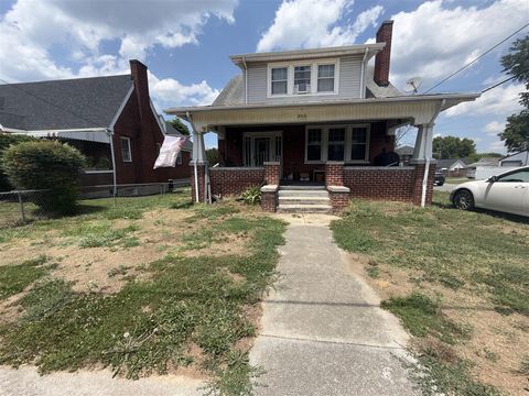 Homes For Sale - 200 Cedar Ave<br/> Vinton, VA 24179