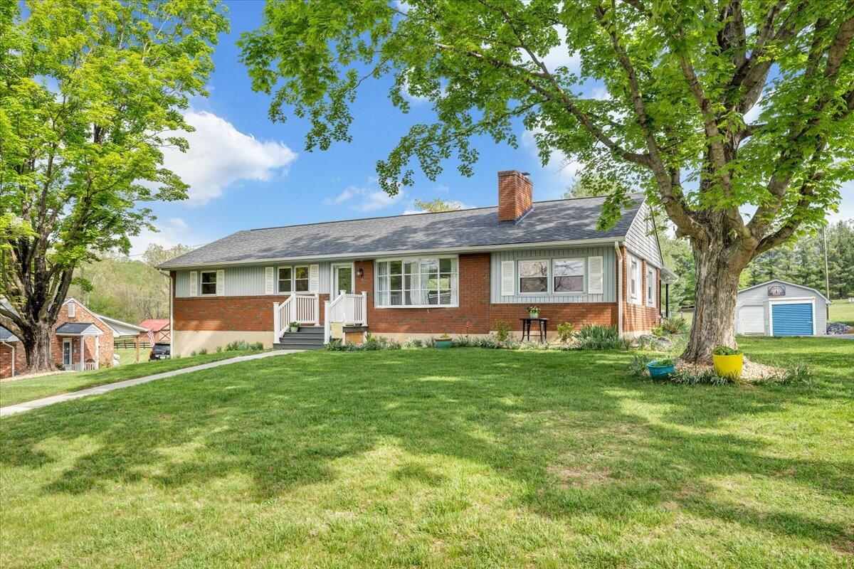 76 Lakeland Cir, Troutville, Virginia image 42