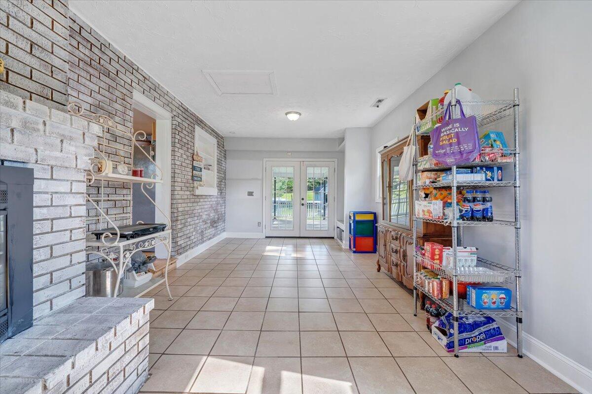 76 Lakeland Cir, Troutville, Virginia image 20