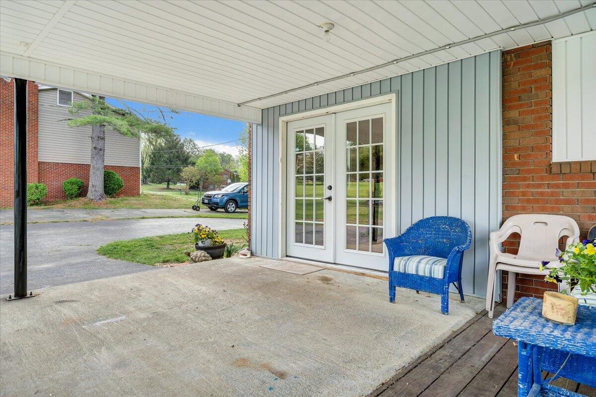 76 Lakeland Cir, Troutville, Virginia image 32