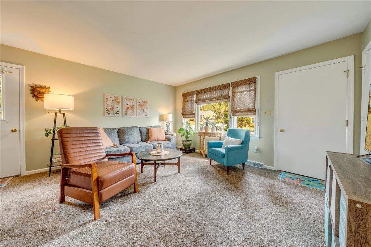 4652 Golfview Dr, Roanoke, Virginia image 4