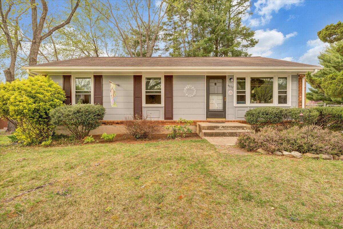 4652 Golfview Dr, Roanoke, Virginia image 1