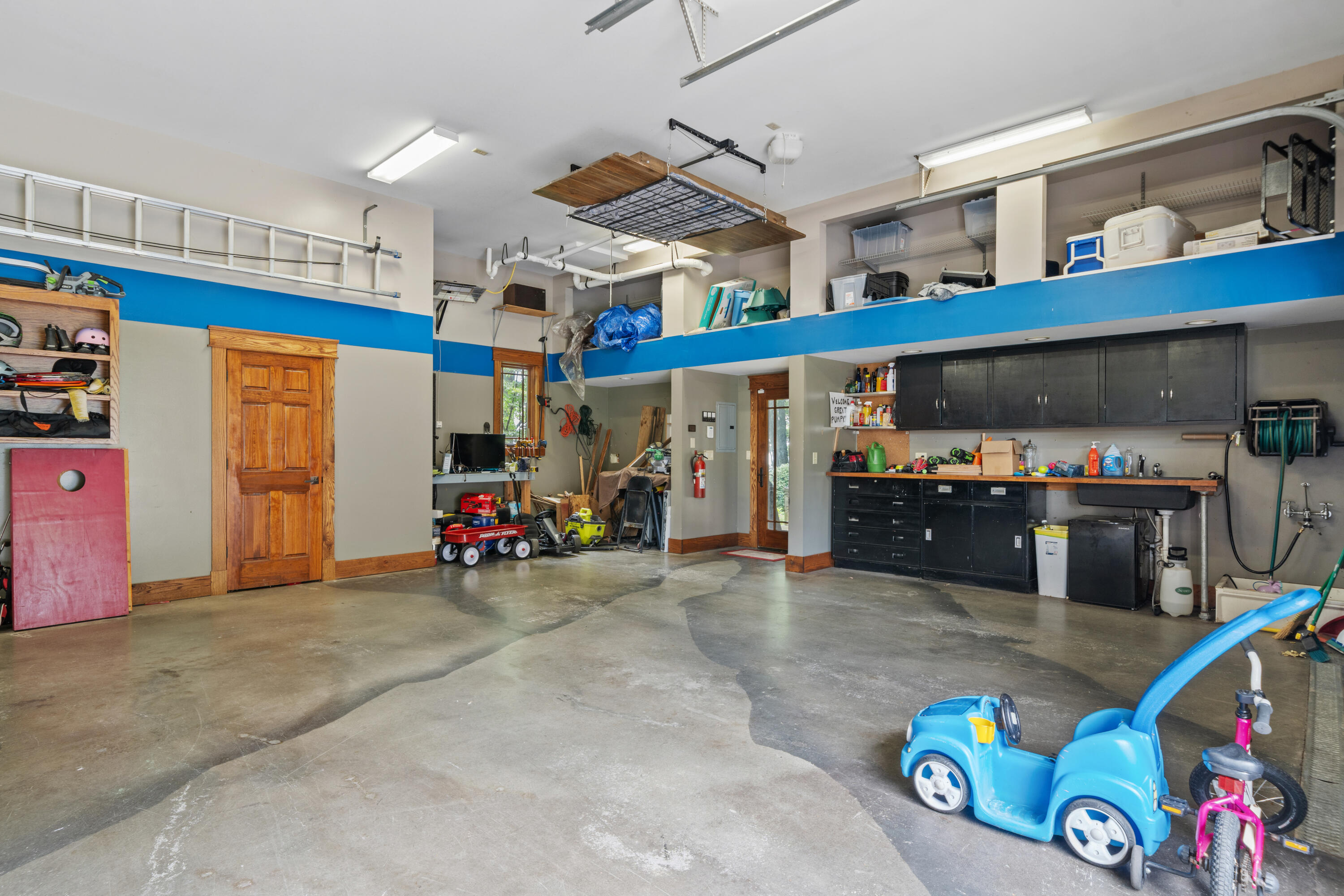 Bent Mountain, Virginia, 24059, United States, 5 Bedrooms Bedrooms, ,5 BathroomsBathrooms,Residential,Active,2025206