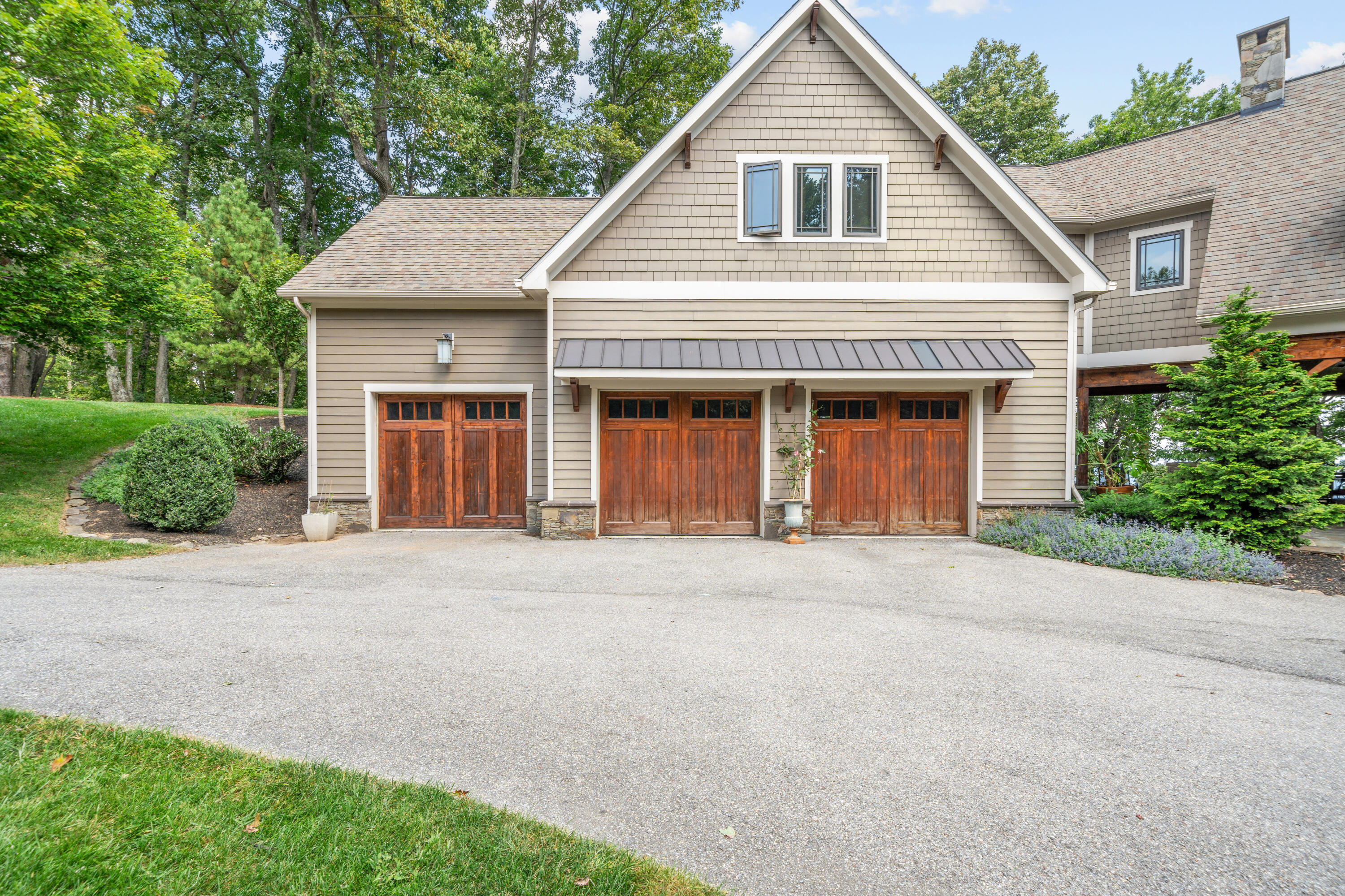 Bent Mountain, Virginia, 24059, United States, 5 Bedrooms Bedrooms, ,5 BathroomsBathrooms,Residential,Active,2025206