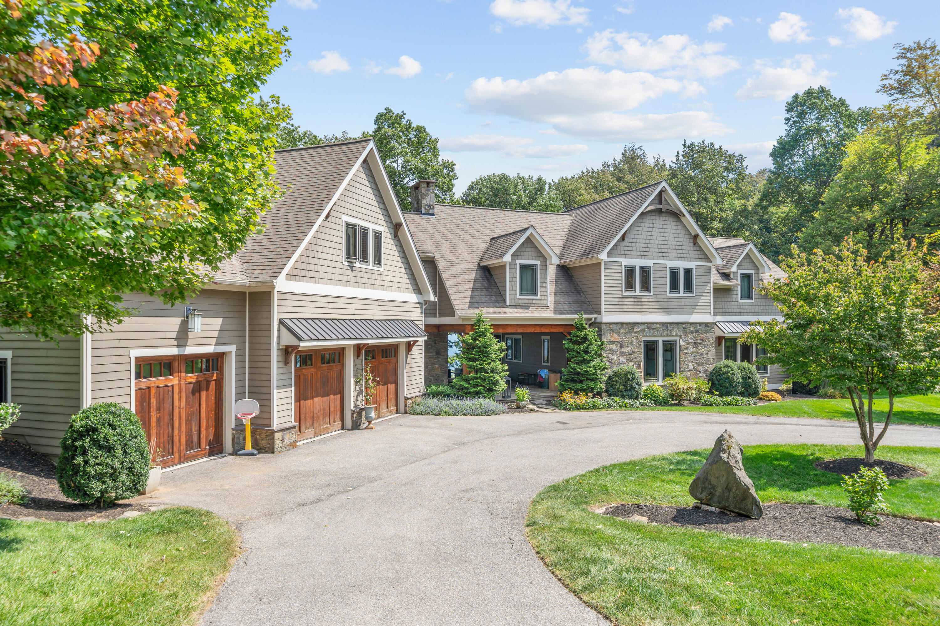 Bent Mountain, Virginia, 24059, United States, 5 Bedrooms Bedrooms, ,5 BathroomsBathrooms,Residential,Active,2025206