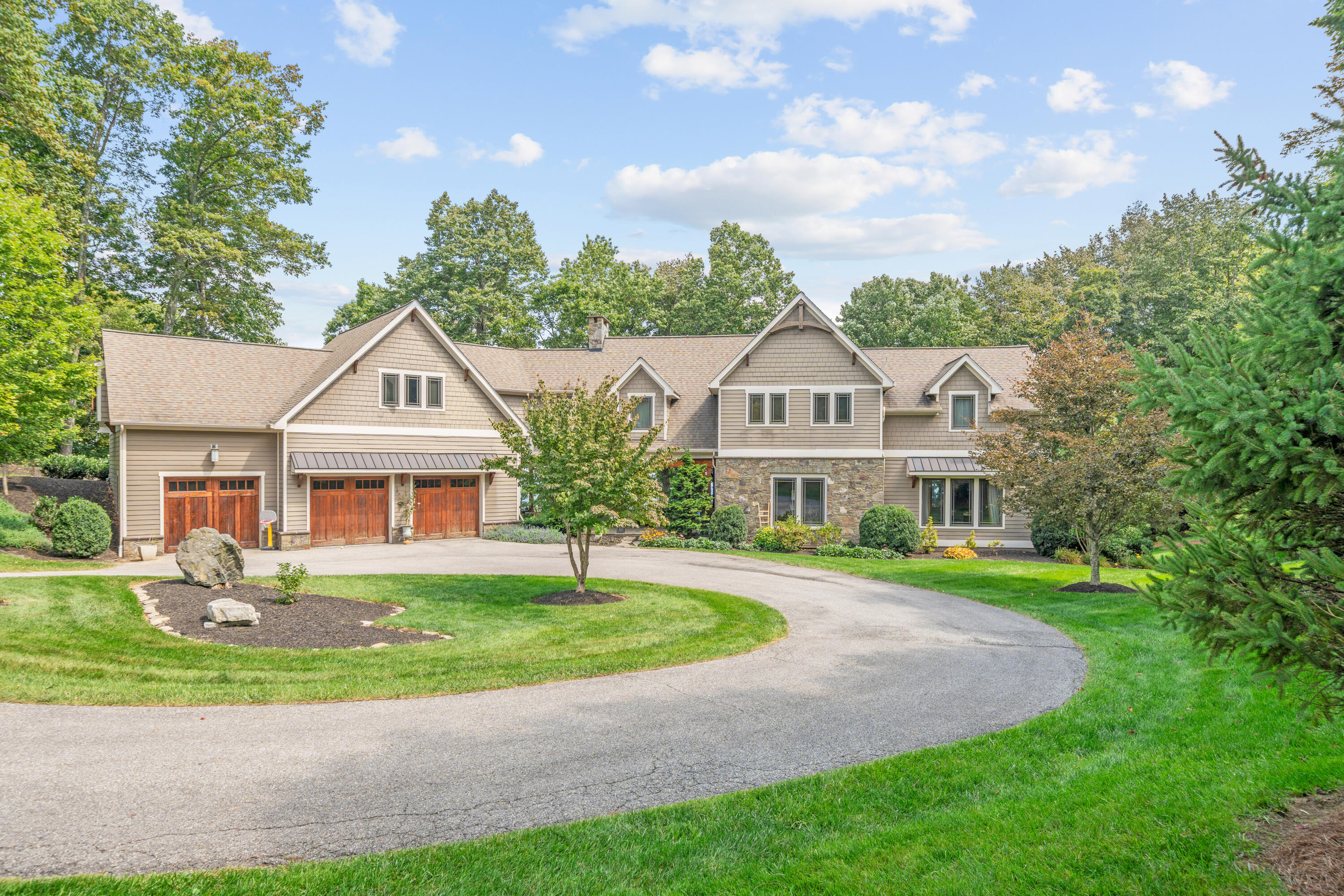 Bent Mountain, Virginia, 24059, United States, 5 Bedrooms Bedrooms, ,5 BathroomsBathrooms,Residential,Active,2025206