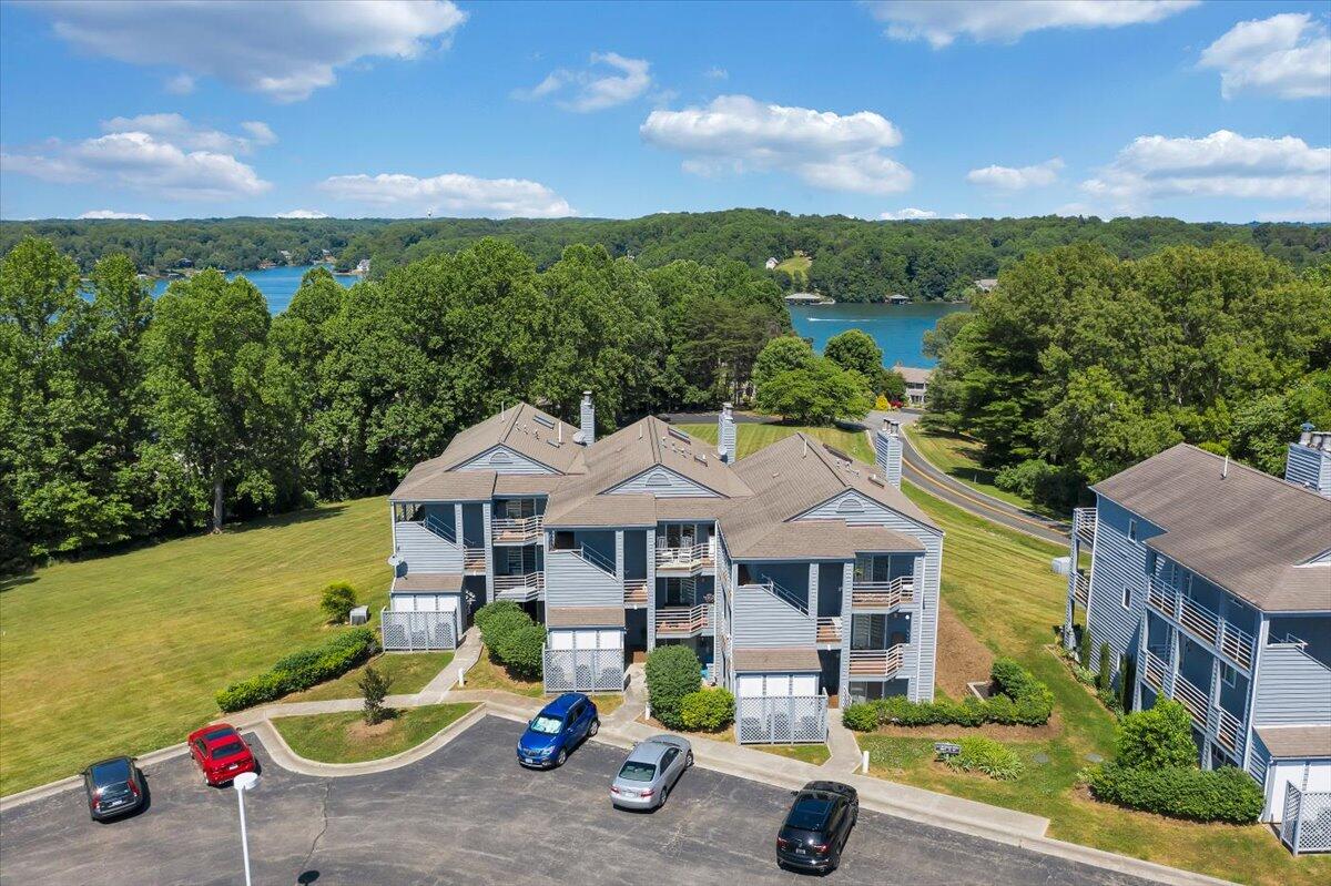 114 Waterside Cir #B-6, Moneta, Virginia image 2