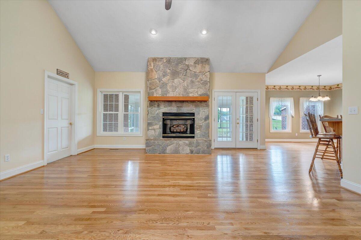 64 Doe Dr, Roanoke, Virginia image 9
