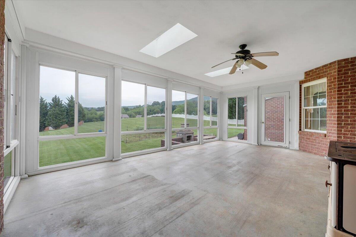 64 Doe Dr, Roanoke, Virginia image 35
