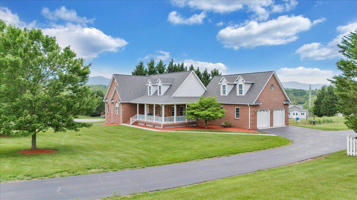 64 Doe Dr, Roanoke, Virginia image 2