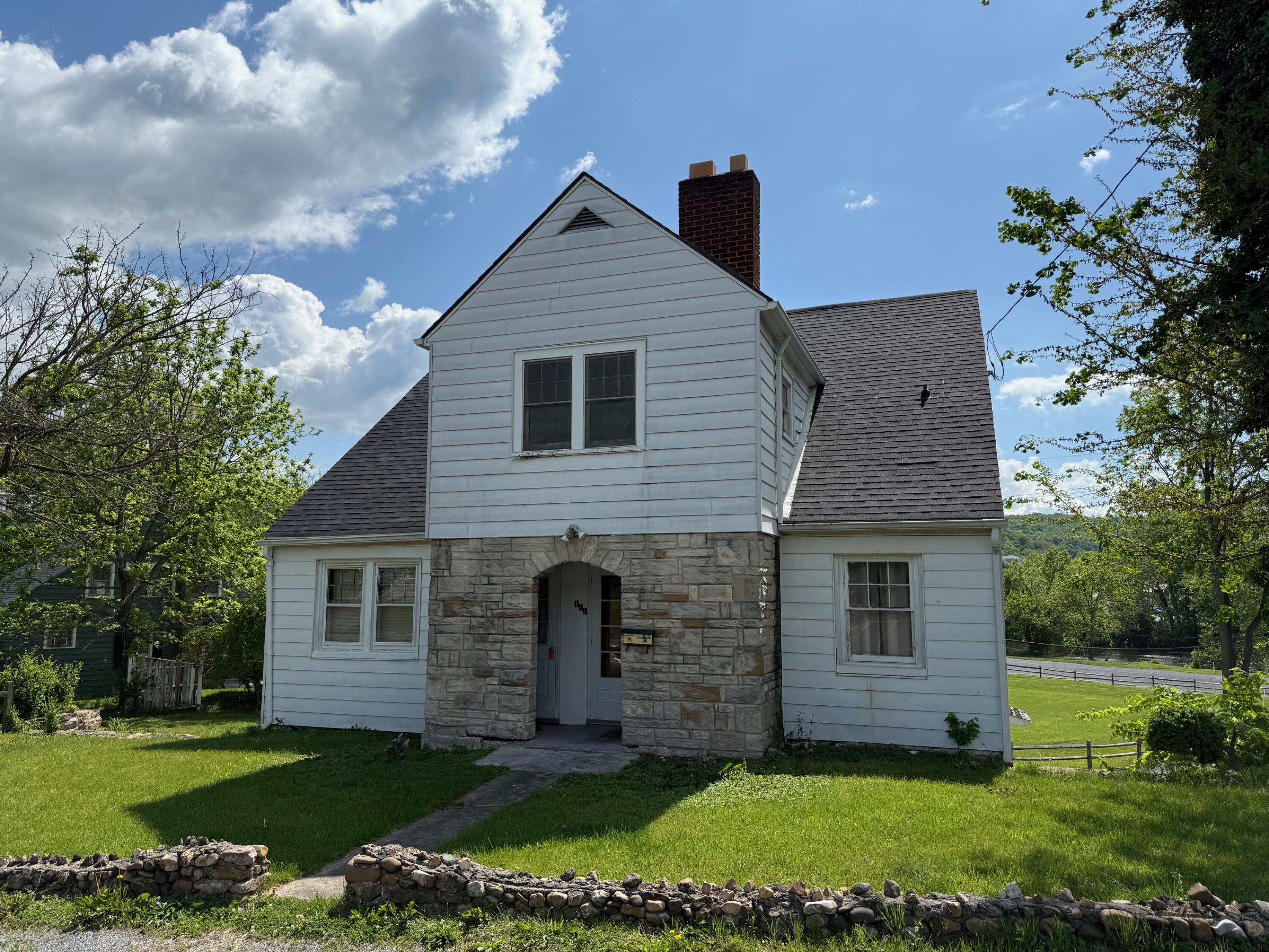 111 Rosedale Ave, Covington, Virginia image 2
