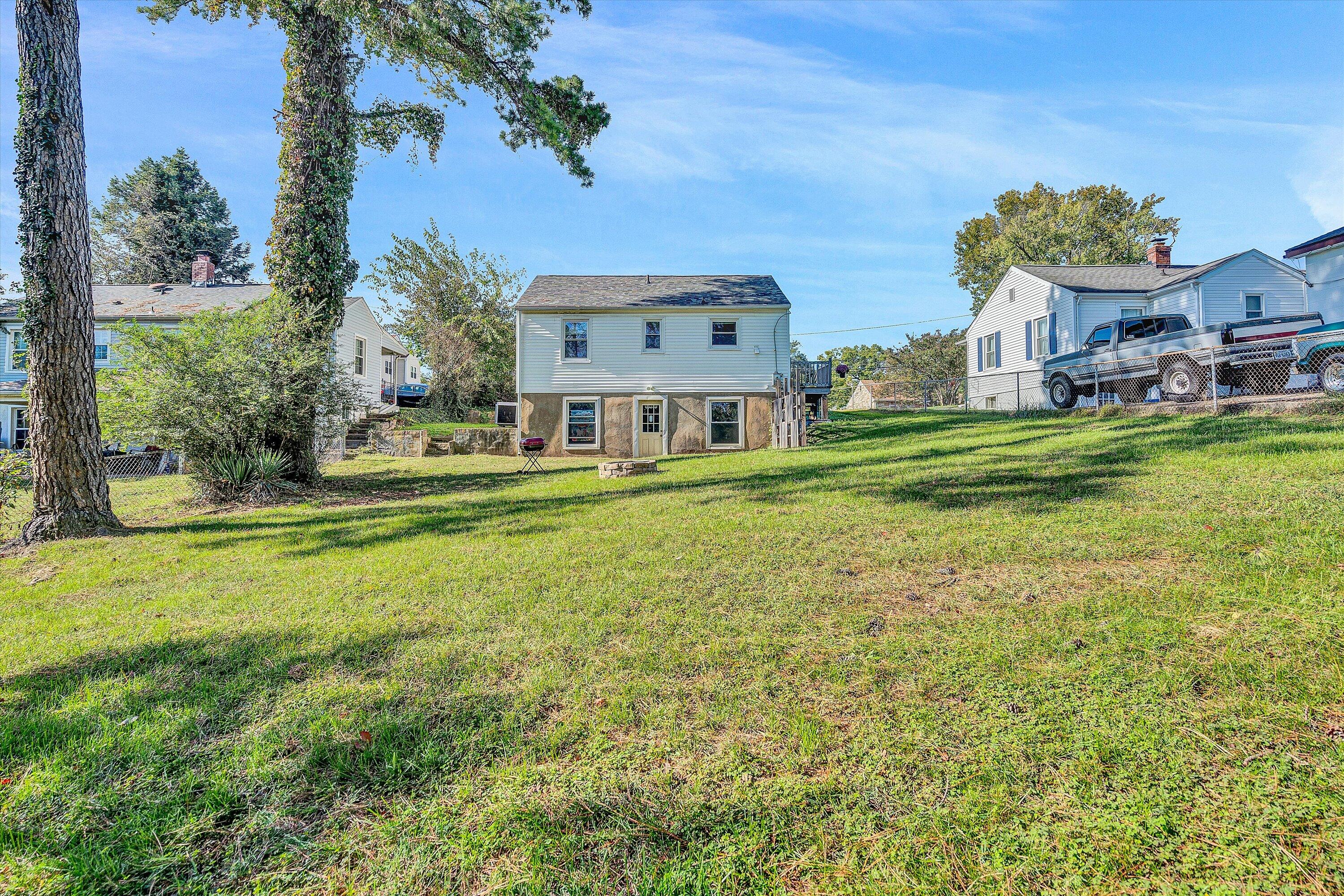 215 Highland Rd, Vinton, Virginia image 16