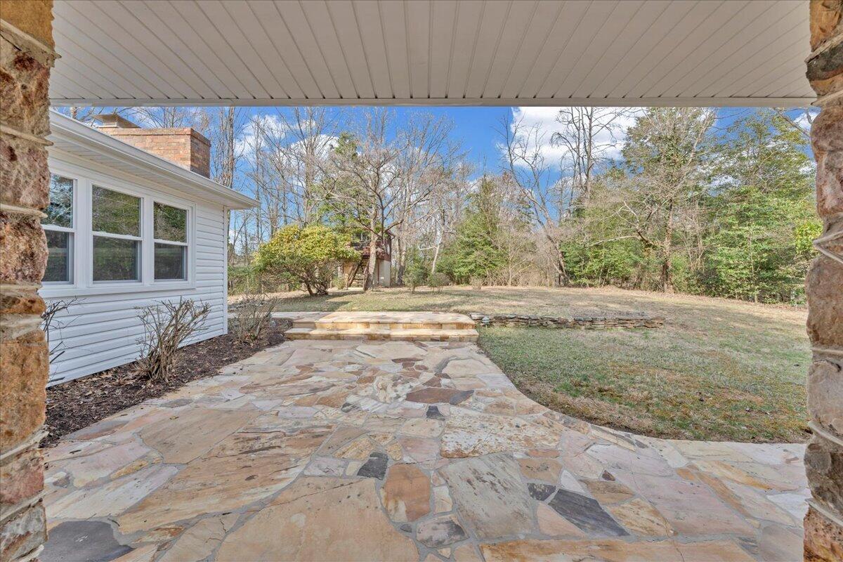 2104 Deyerle Rd, Roanoke, Virginia image 43