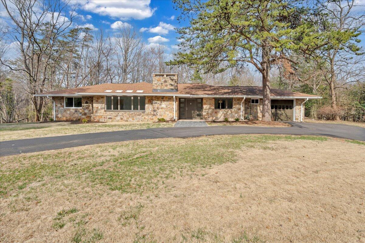 2104 Deyerle Rd, Roanoke, Virginia image 48