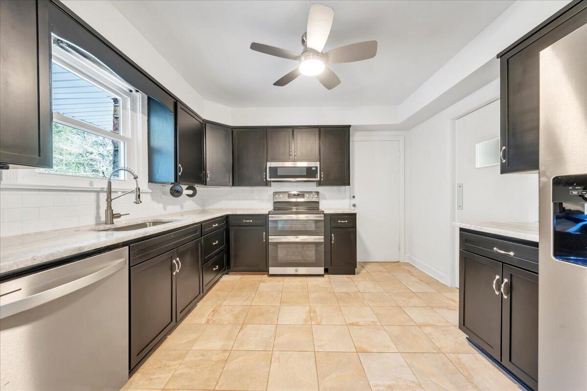 2104 Deyerle Rd, Roanoke, Virginia image 19