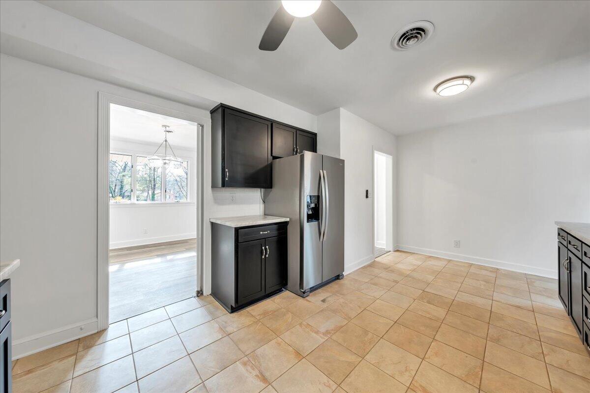 2104 Deyerle Rd, Roanoke, Virginia image 17
