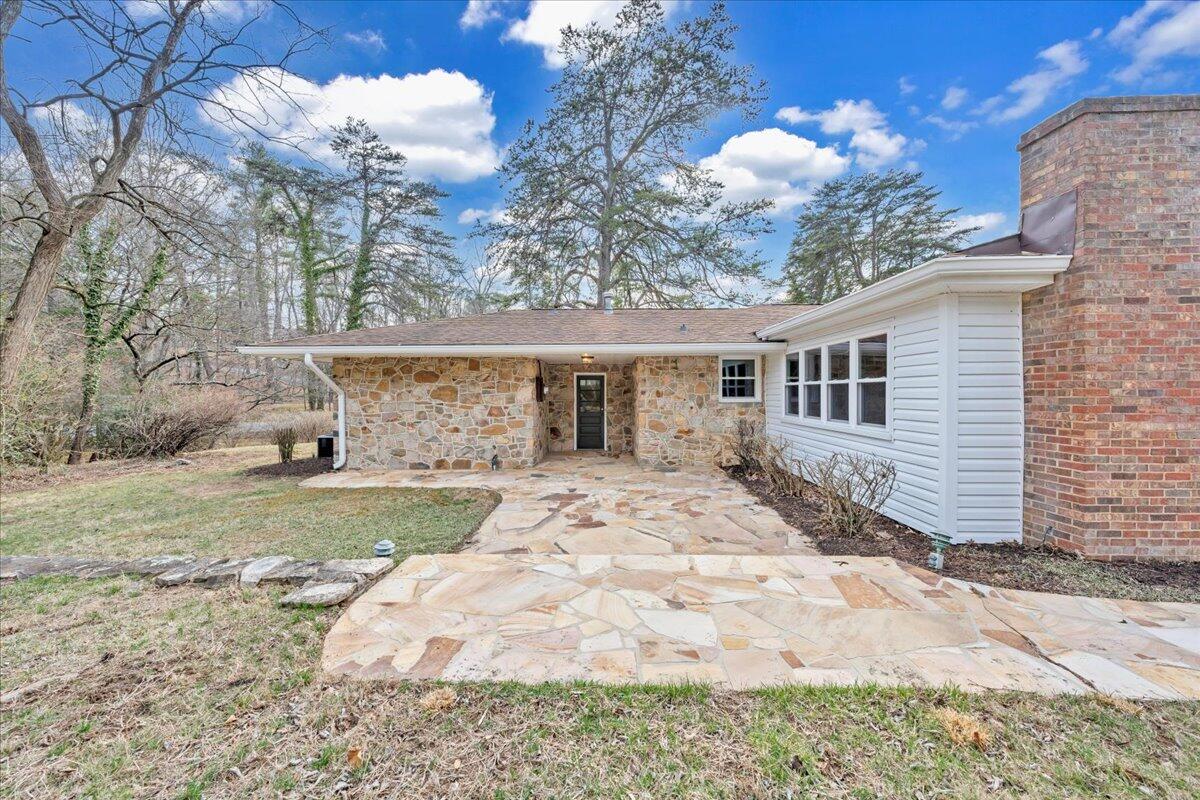 2104 Deyerle Rd, Roanoke, Virginia image 42