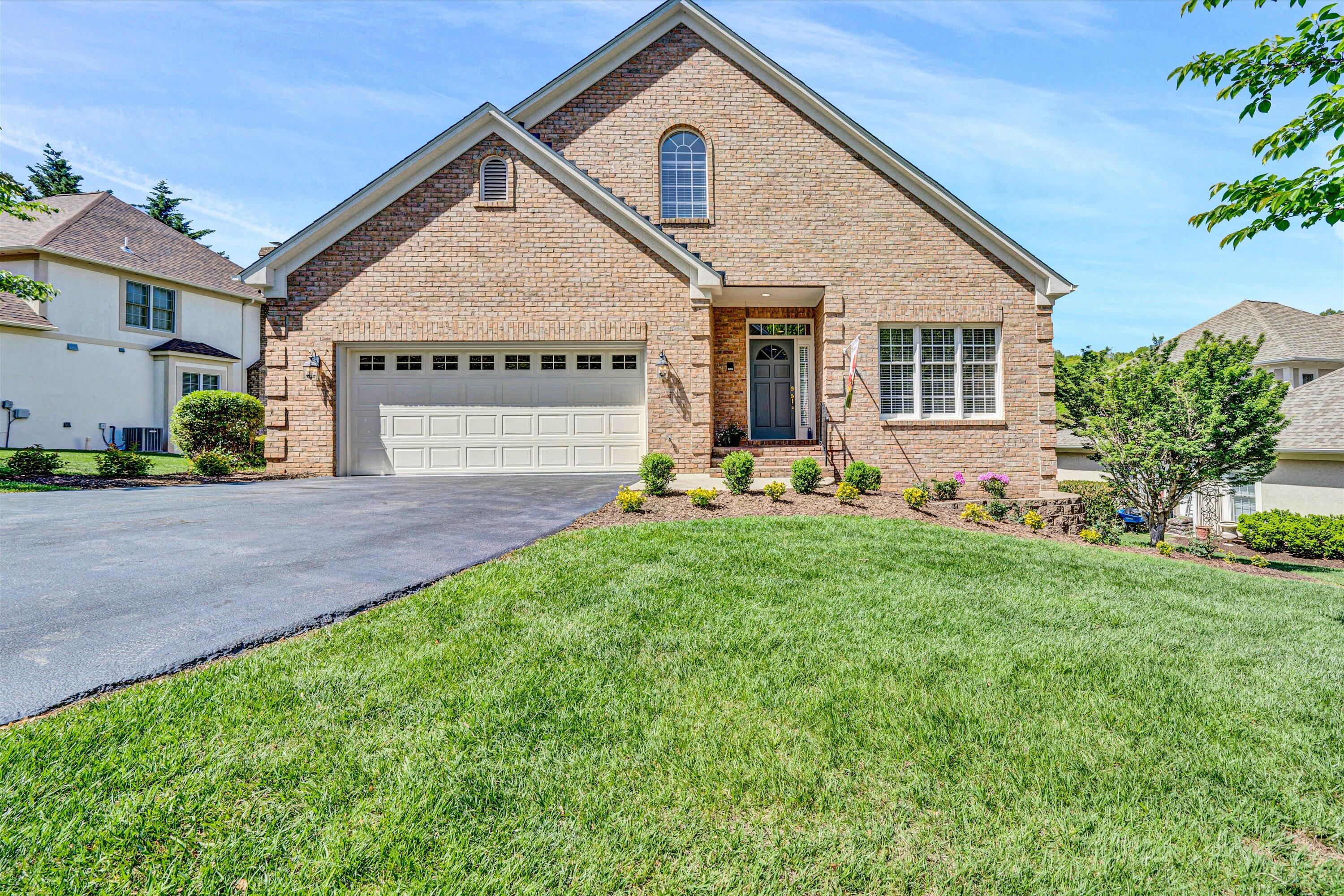 4080 Overlook Trail Dr, Roanoke, Virginia image 1