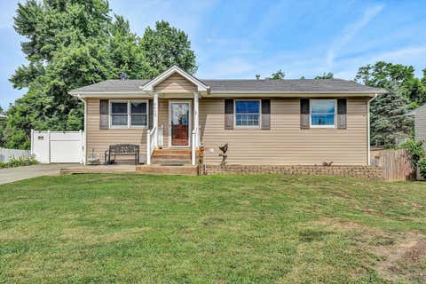 Homes For Sale - 8402 Brubaker Dr<br/> Roanoke, VA 24019