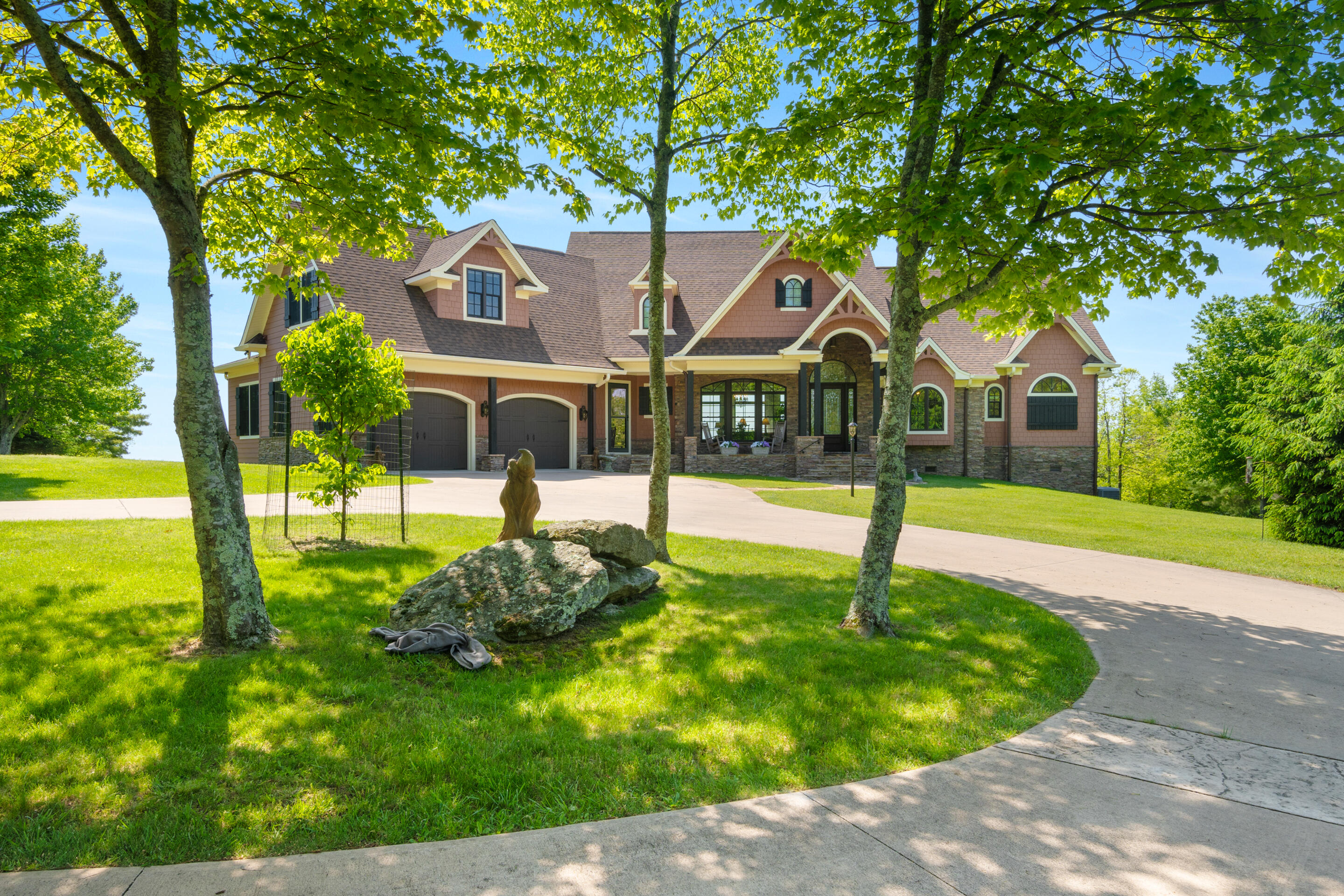 493 Pops Peak Rd, Fancy Gap, Virginia image 1