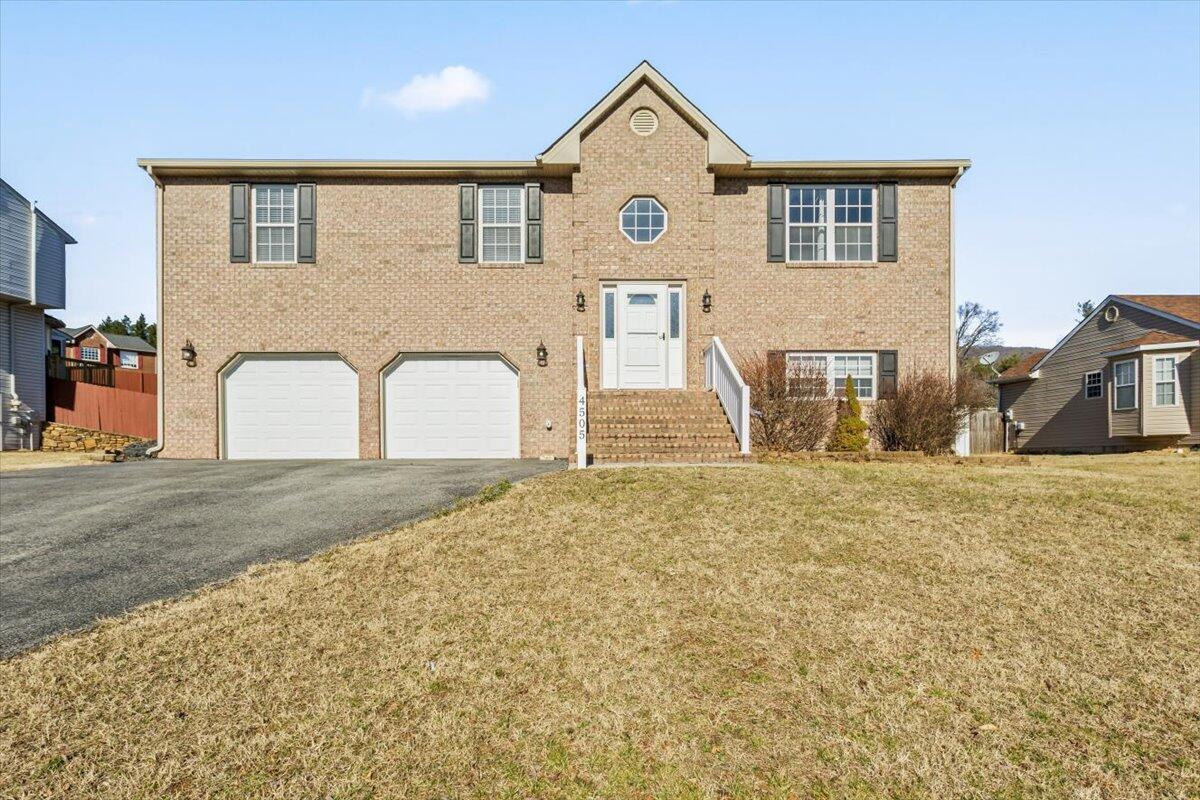 4505 Great Glen Dr, Salem, Virginia image 1