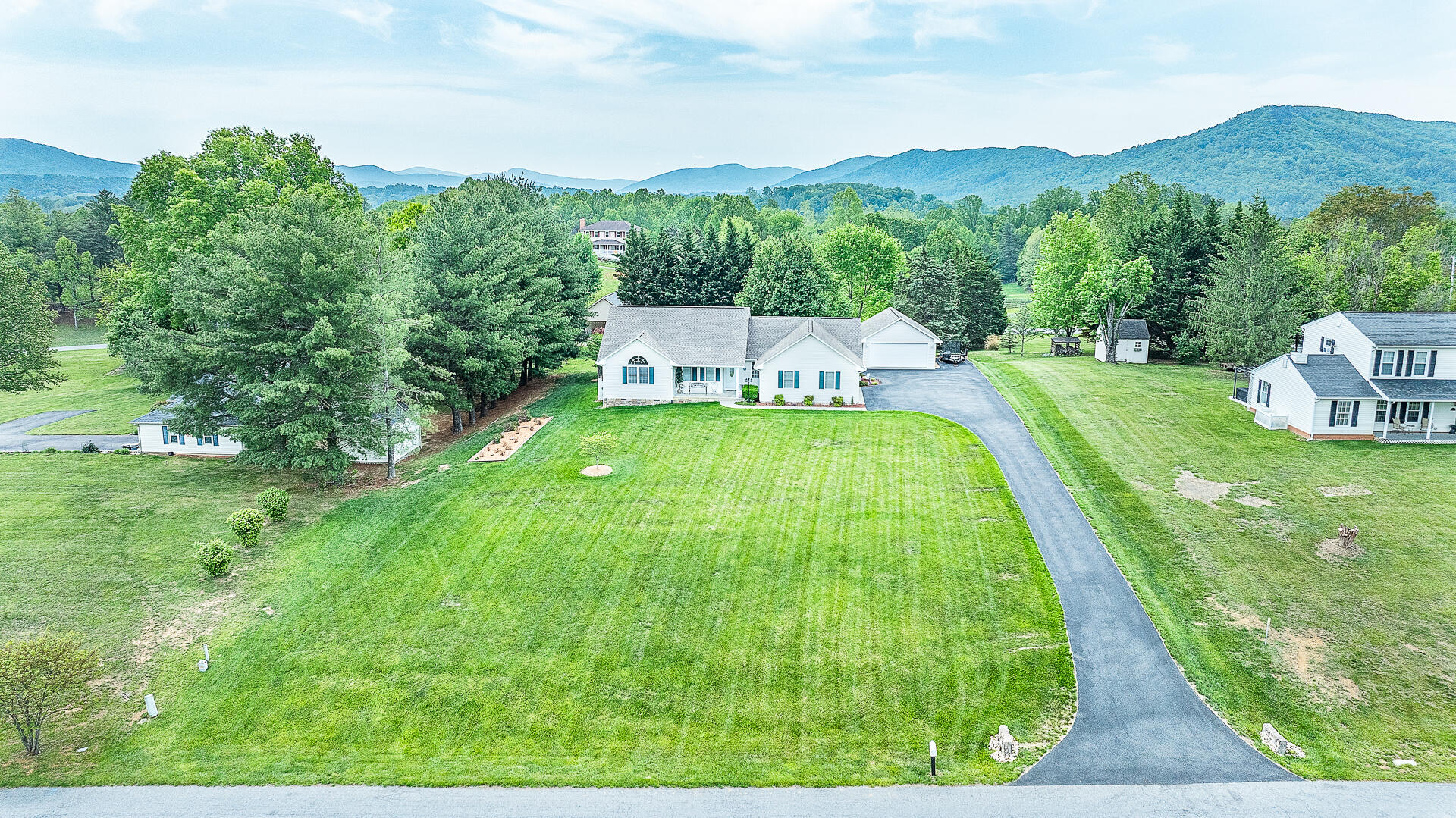 151 Andrew Dr, Troutville, Ohio image 2