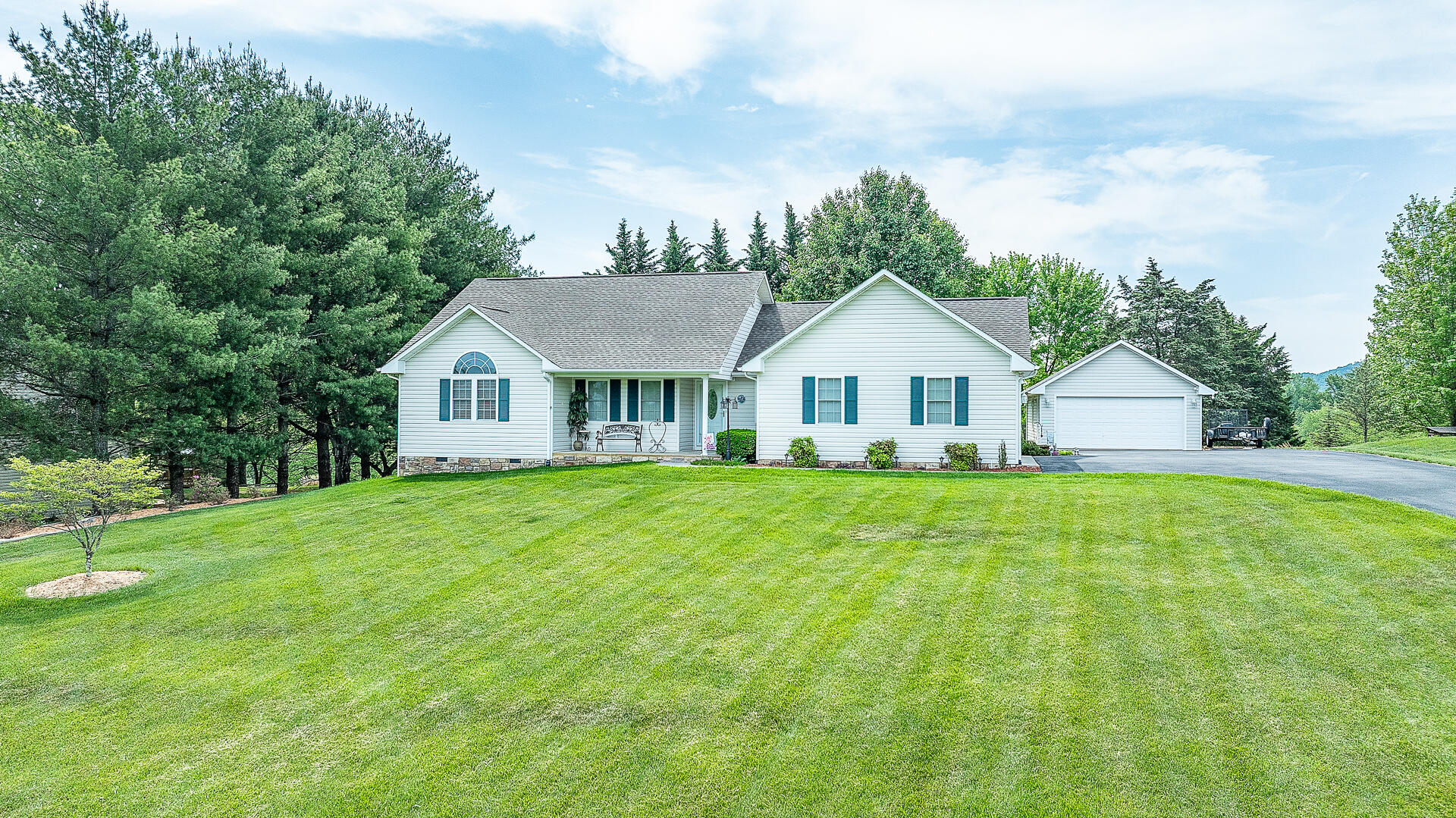 151 Andrew Dr, Troutville, Ohio image 3