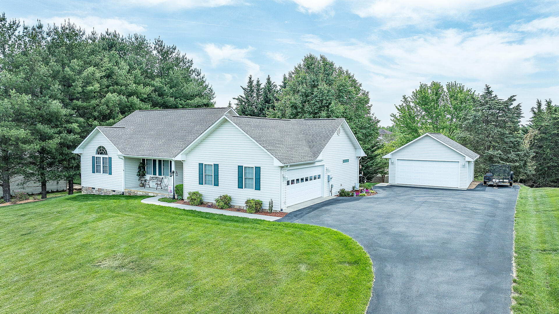 151 Andrew Dr, Troutville, Ohio image 1