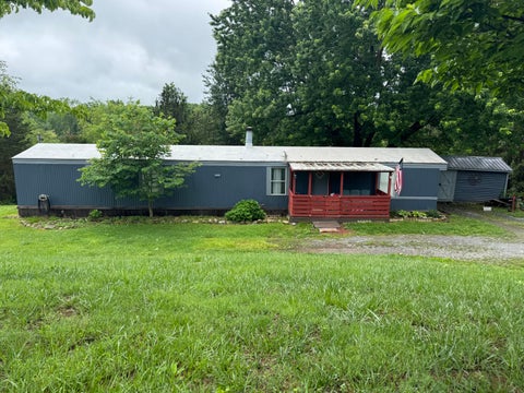 Mobile Home For Sale - 105 Idleway Ct<br/> Vinton, VA 24179