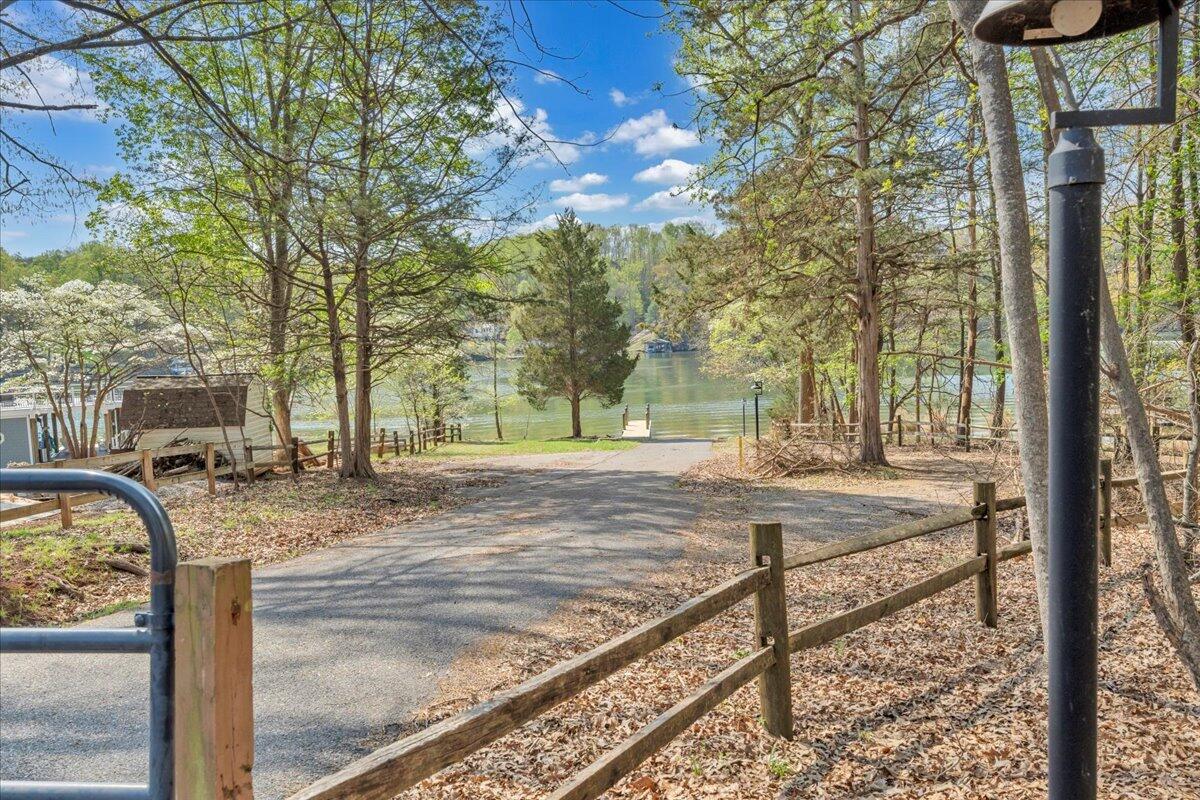 100 Old Post Rd, Moneta, Virginia image 33