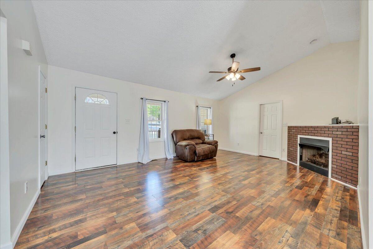 100 Old Post Rd, Moneta, Virginia image 5
