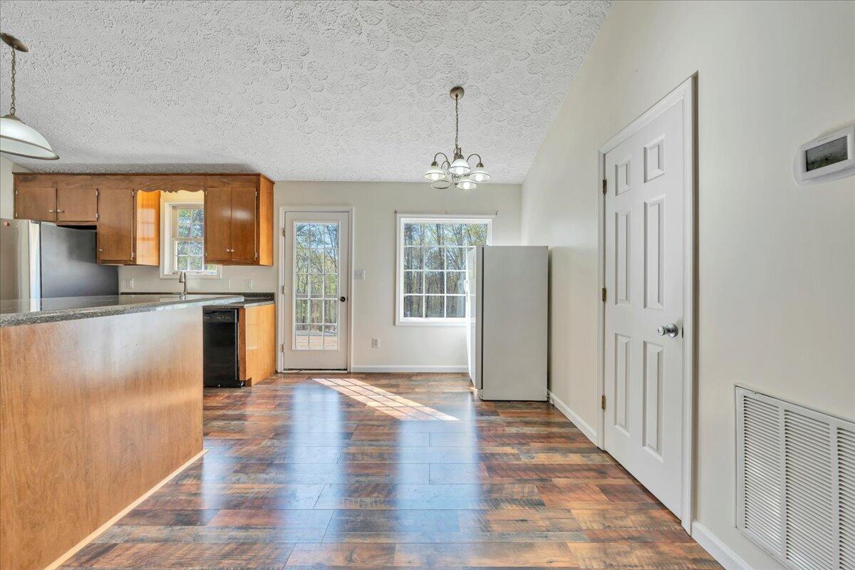 100 Old Post Rd, Moneta, Virginia image 8