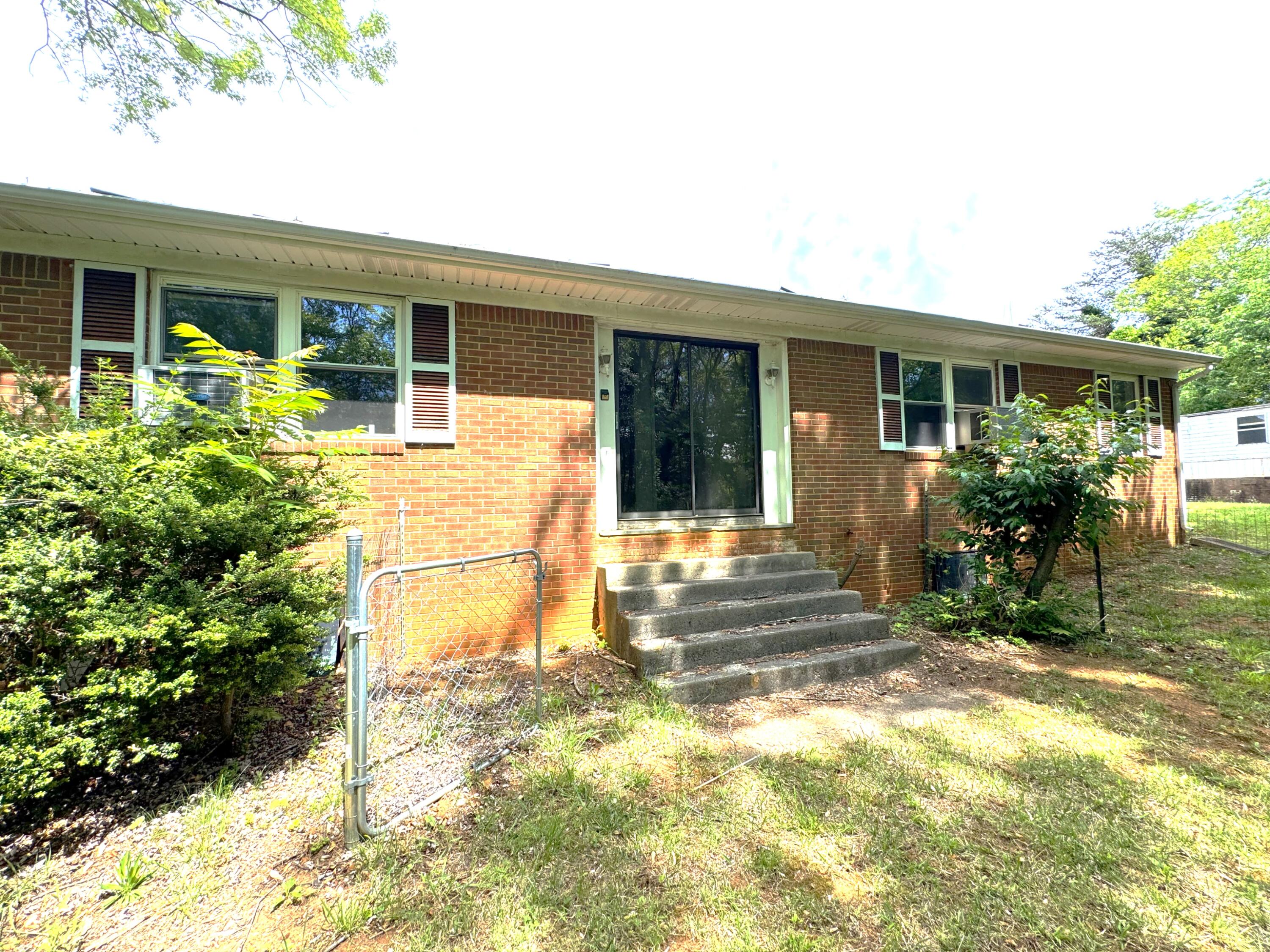 1075 Windstar Cir, Vinton, Virginia image 2