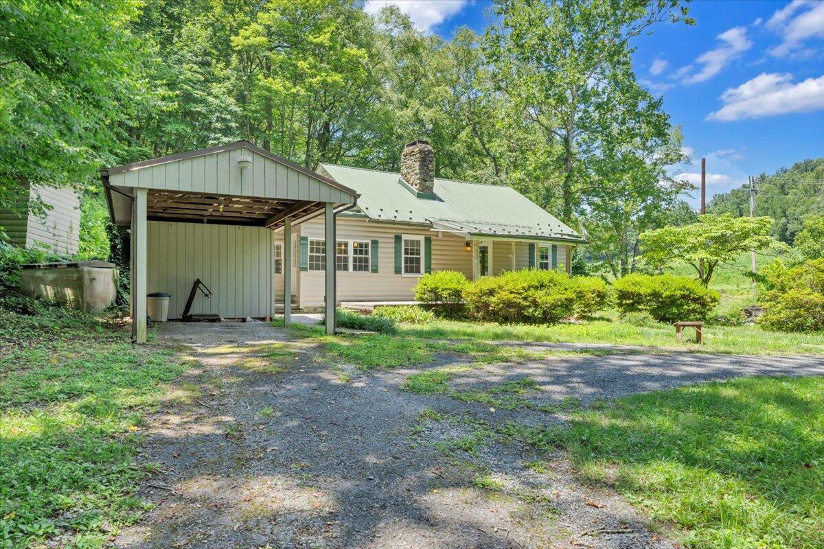 Big Island, Virginia 24526, United States, 3 Bedrooms Bedrooms, ,2 BathroomsBathrooms,Residential,Pending,180567