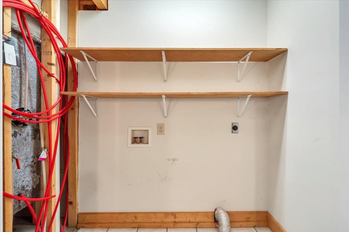 Big Island, Virginia 24526, United States, 3 Bedrooms Bedrooms, ,2 BathroomsBathrooms,Residential,Pending,180567