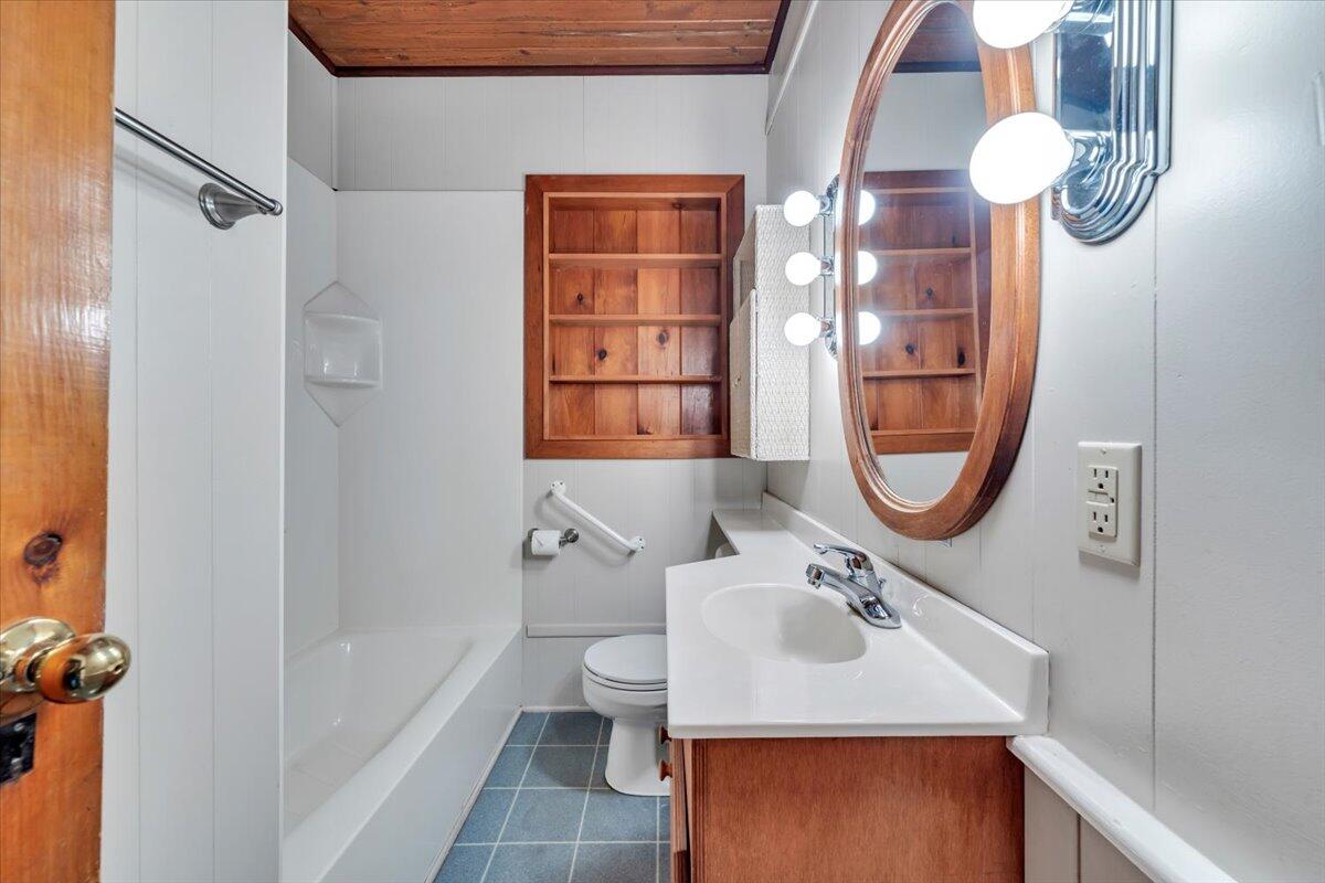 Big Island, Virginia 24526, United States, 3 Bedrooms Bedrooms, ,2 BathroomsBathrooms,Residential,Pending,180567