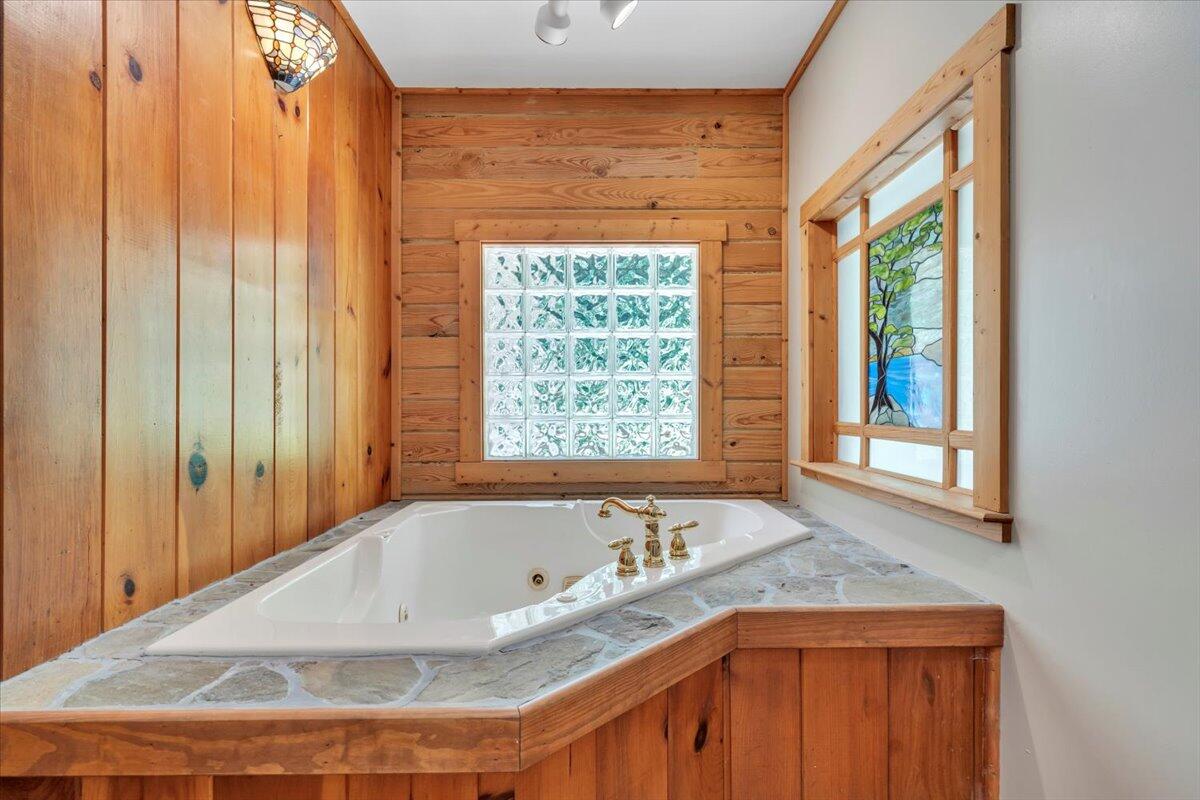 Big Island, Virginia 24526, United States, 3 Bedrooms Bedrooms, ,2 BathroomsBathrooms,Residential,Pending,180567