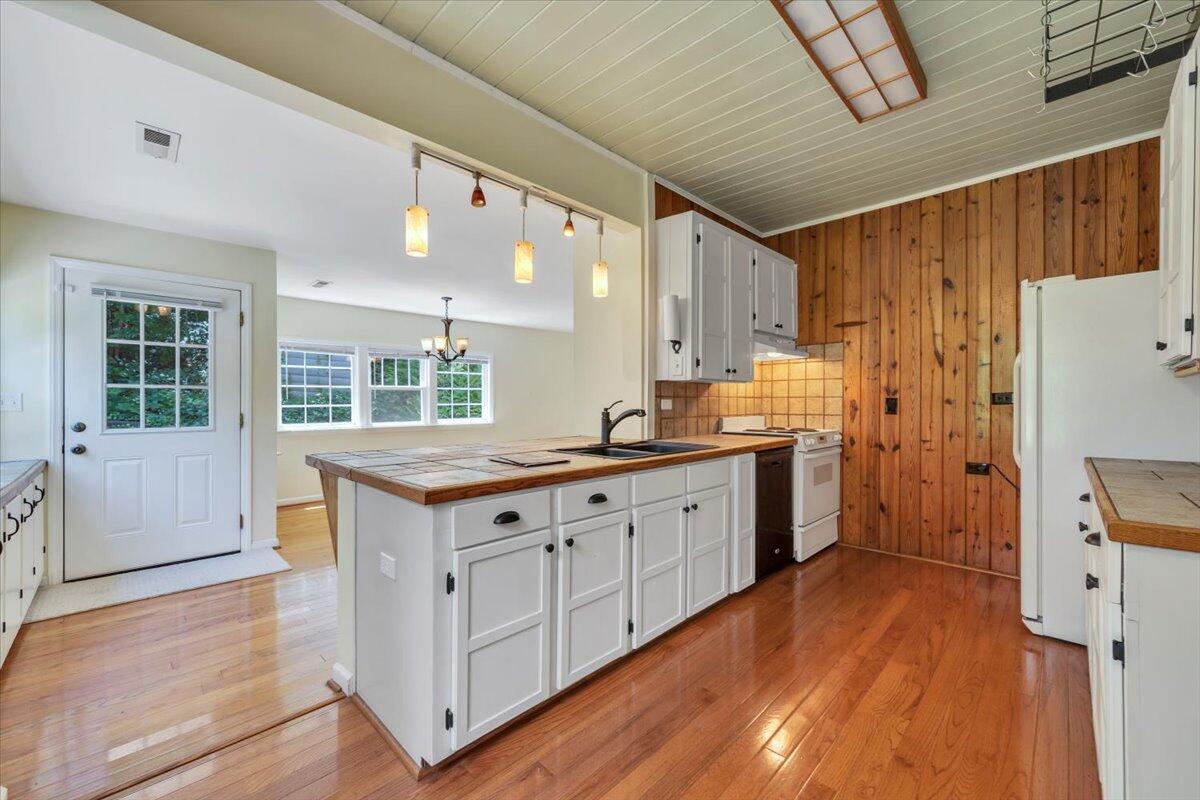 Big Island, Virginia 24526, United States, 3 Bedrooms Bedrooms, ,2 BathroomsBathrooms,Residential,Pending,180567