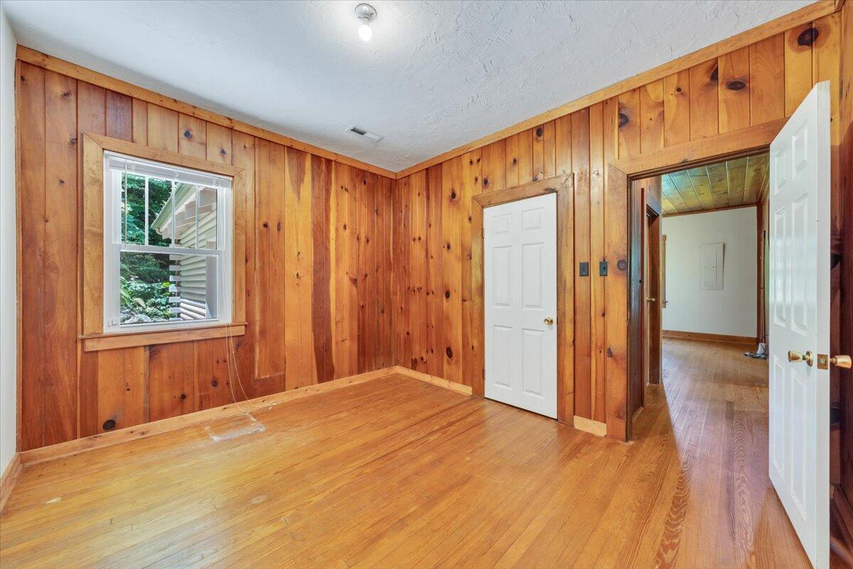 Big Island, Virginia 24526, United States, 3 Bedrooms Bedrooms, ,2 BathroomsBathrooms,Residential,Pending,180567